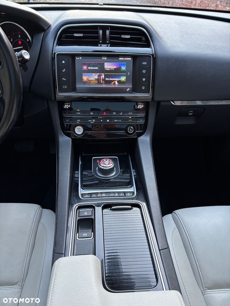 Jaguar F-Pace 2.0 i4D AWD Prestige - 23