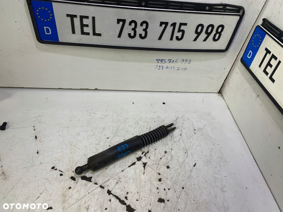 SIŁOWNIK PNEUMATYCZNY KLAPY 8220072 BMW E39 KOMBI - 1