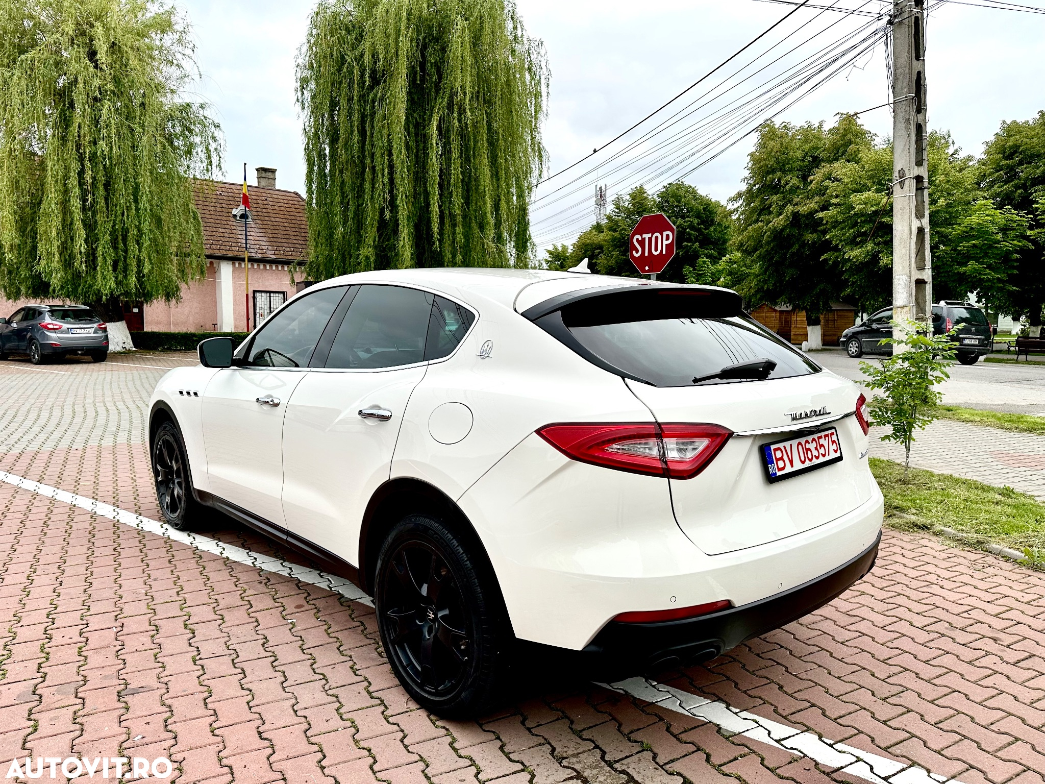 Maserati Levante Q4 Executive - 11