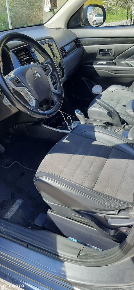 Mitsubishi Outlander 2.0 4WD Plus - 6