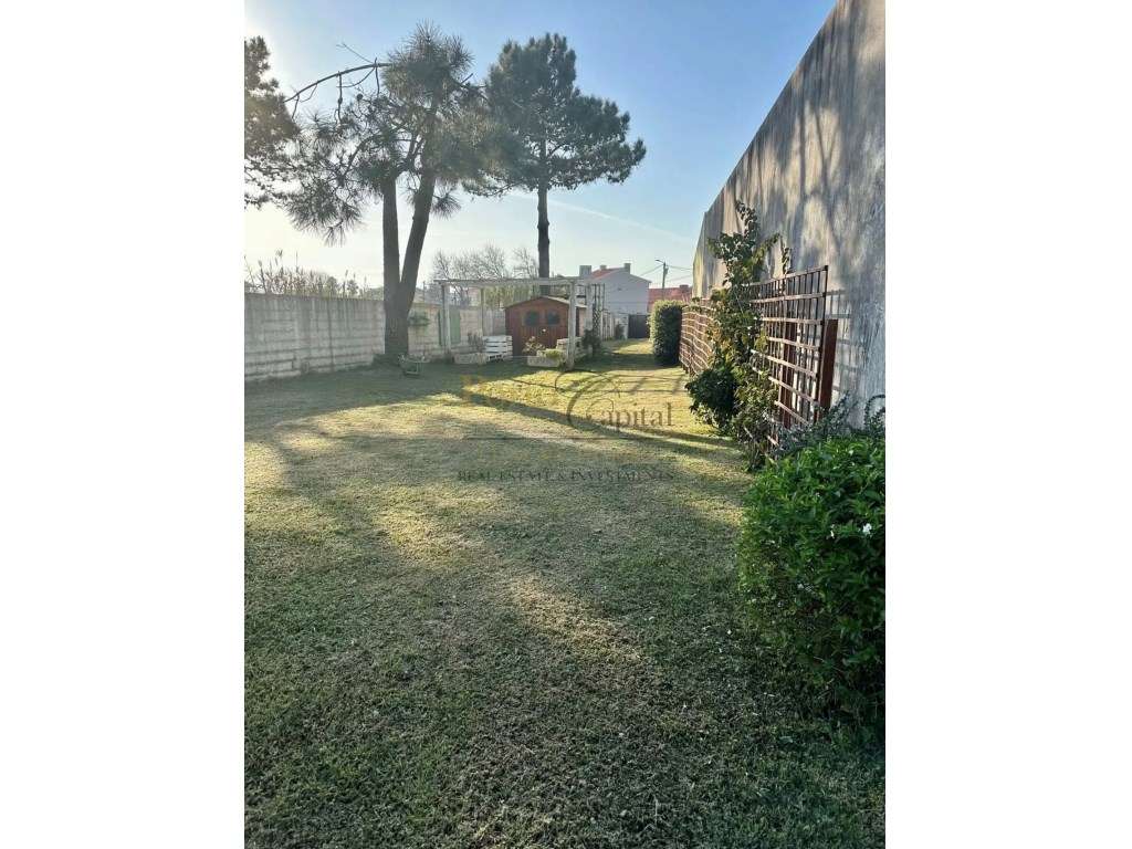 Vende-se Terreno com 450 m² para construção de moradia a 700 metros... - Grande imagem: 4/19