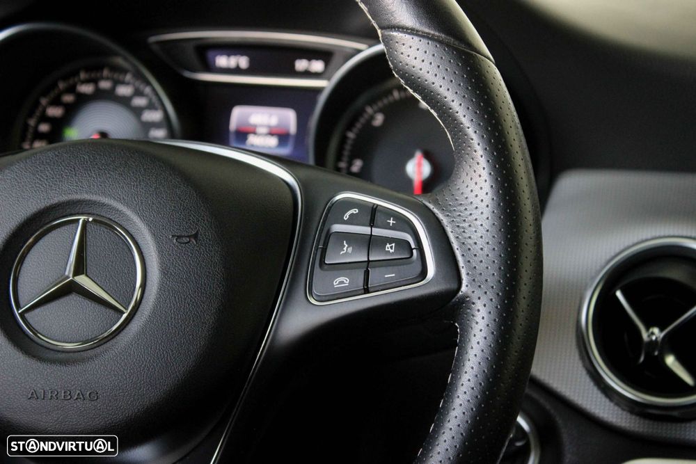 Mercedes-Benz GLA 180 d Urban - 16