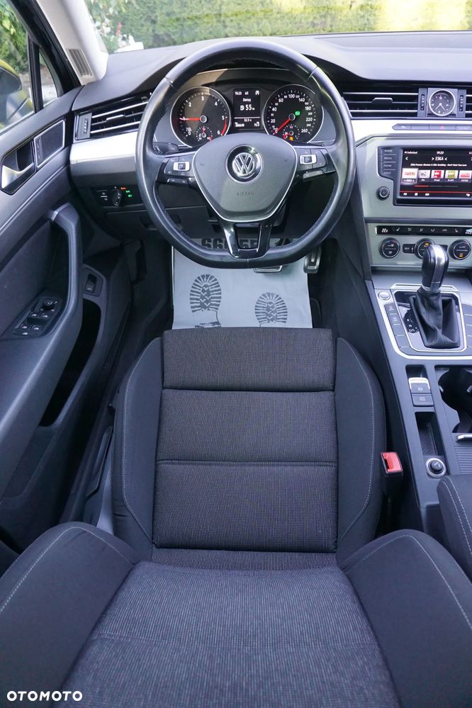 Volkswagen Passat - 17