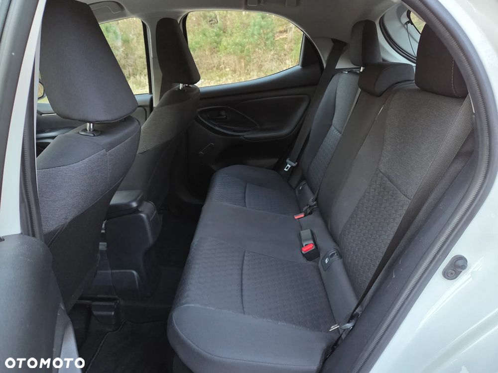 Toyota Yaris 116 1.5 VVT-i Black&White - 10
