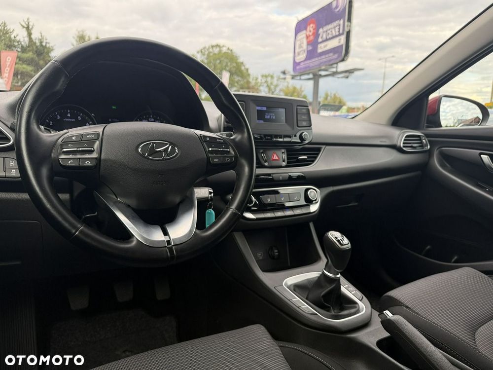 Hyundai i30 1.5 DPI Classic + - 15