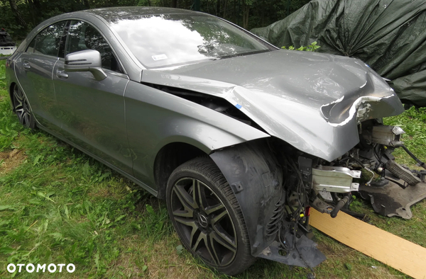 MERCEDES CLS 500 W218 4.7 V8 LAKIER 792 NA CZĘŚCI