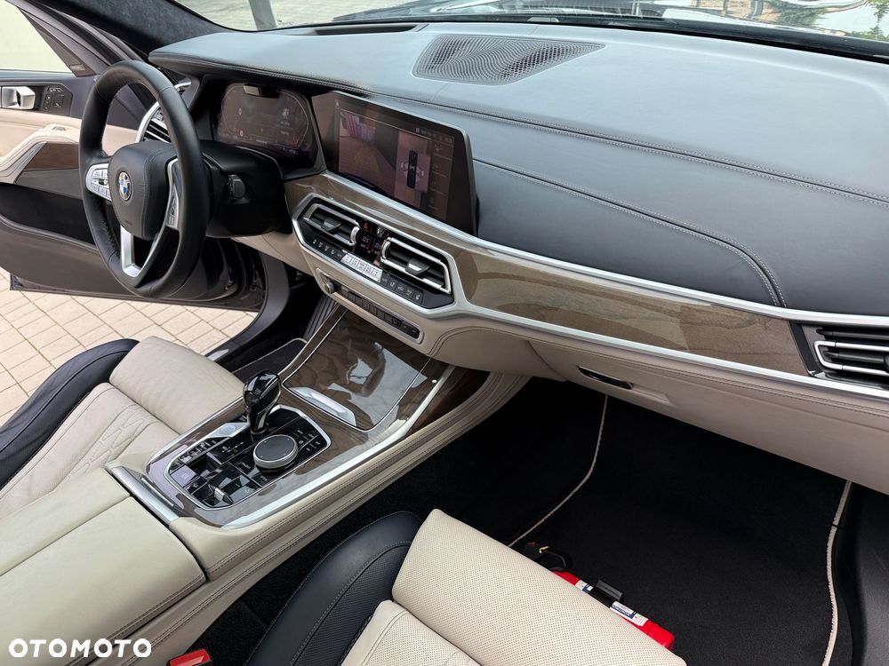 BMW X7 xDrive40i - 17