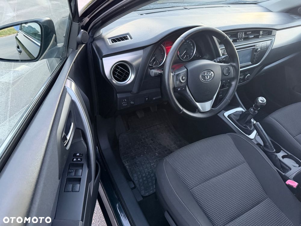 Toyota Auris 2.0 D-4D Dynamic - 9