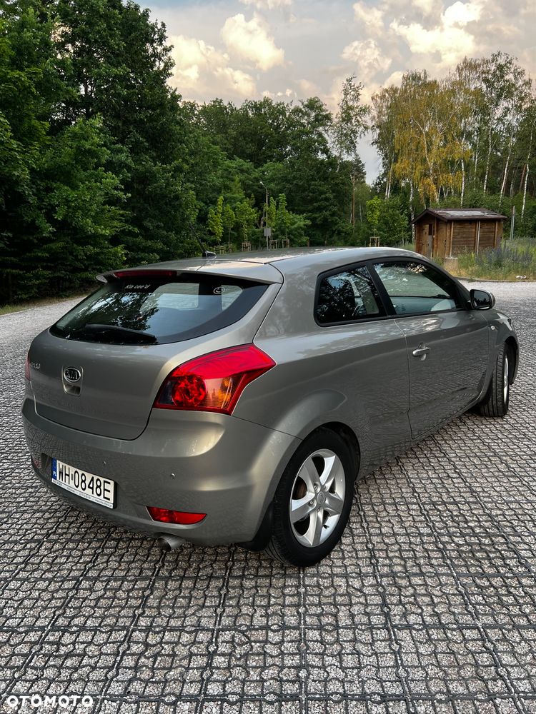 Kia Ceed - 9