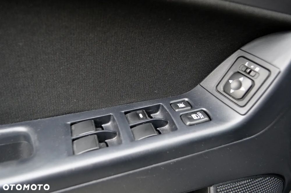 Mitsubishi Lancer 1.8 Inform LPG - 26