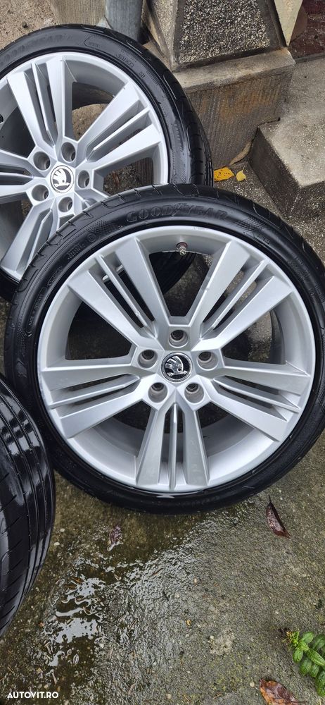 Skoda Octavia 2.0 TDI RS DSG - 27