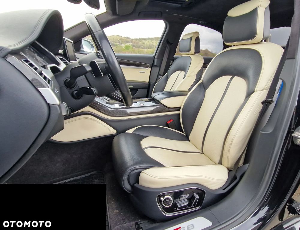 Audi S8 Plus 4.0 TFSI Quattro - 11