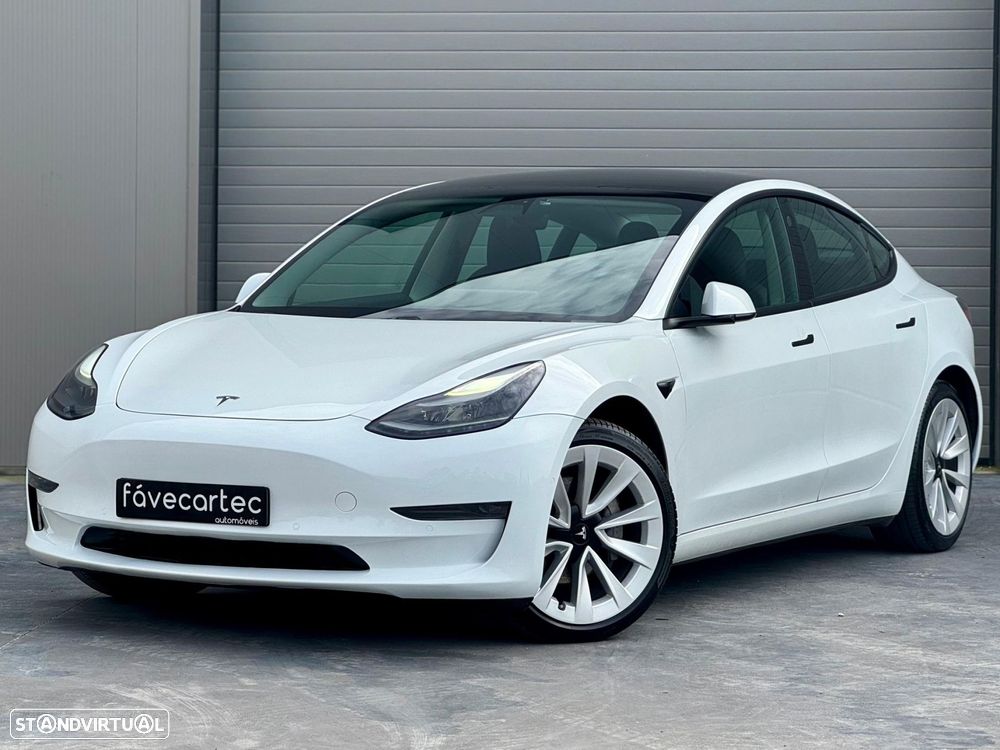 Tesla Model 3 - 1