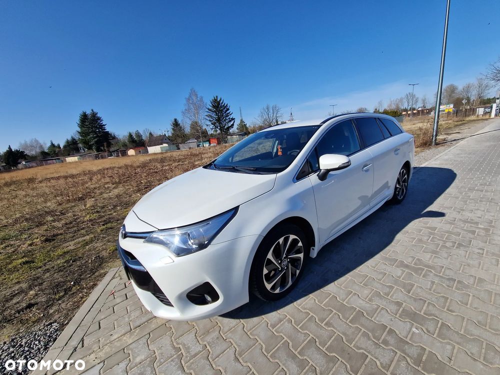 Toyota Avensis 1.8 Style MS - 1