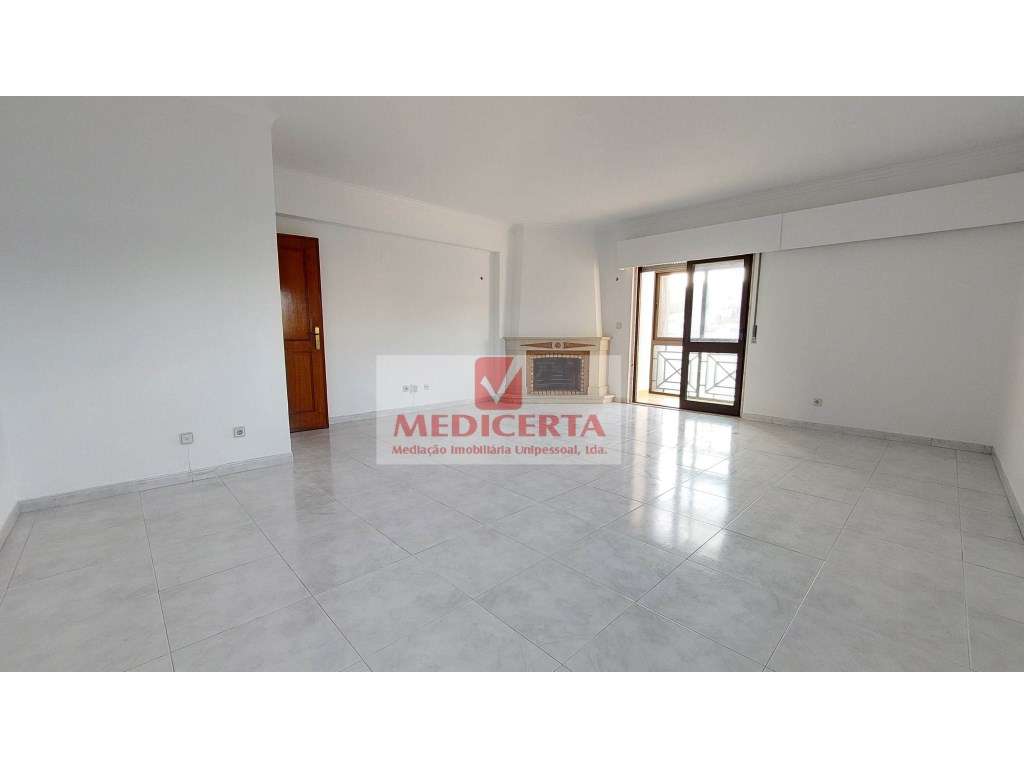 T2 - Boas Áreas - Idanha - Belas - Grande imagem: 2/17