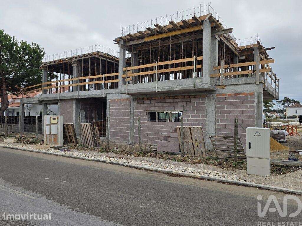 Terreno T3 em Charneca De Caparica E Sobreda de 180,00 m2 - Grande imagem: 3/7