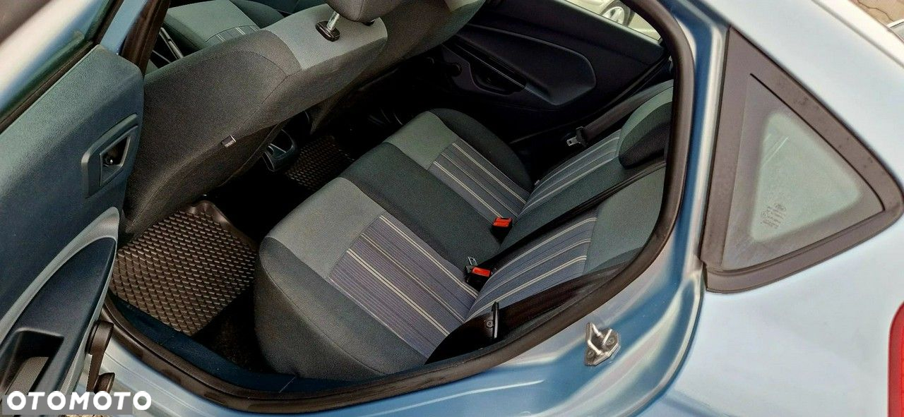 Ford Fiesta 1.25 Ambiente - 25
