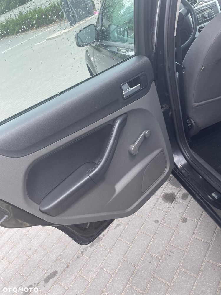 Ford Focus 1.8 TDCi Ambiente - 11