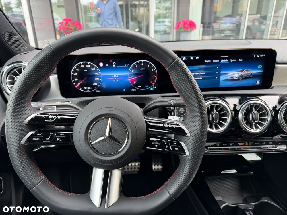 Mercedes-Benz Klasa A 220 4-Matic AMG Line 8G-DCT - 9