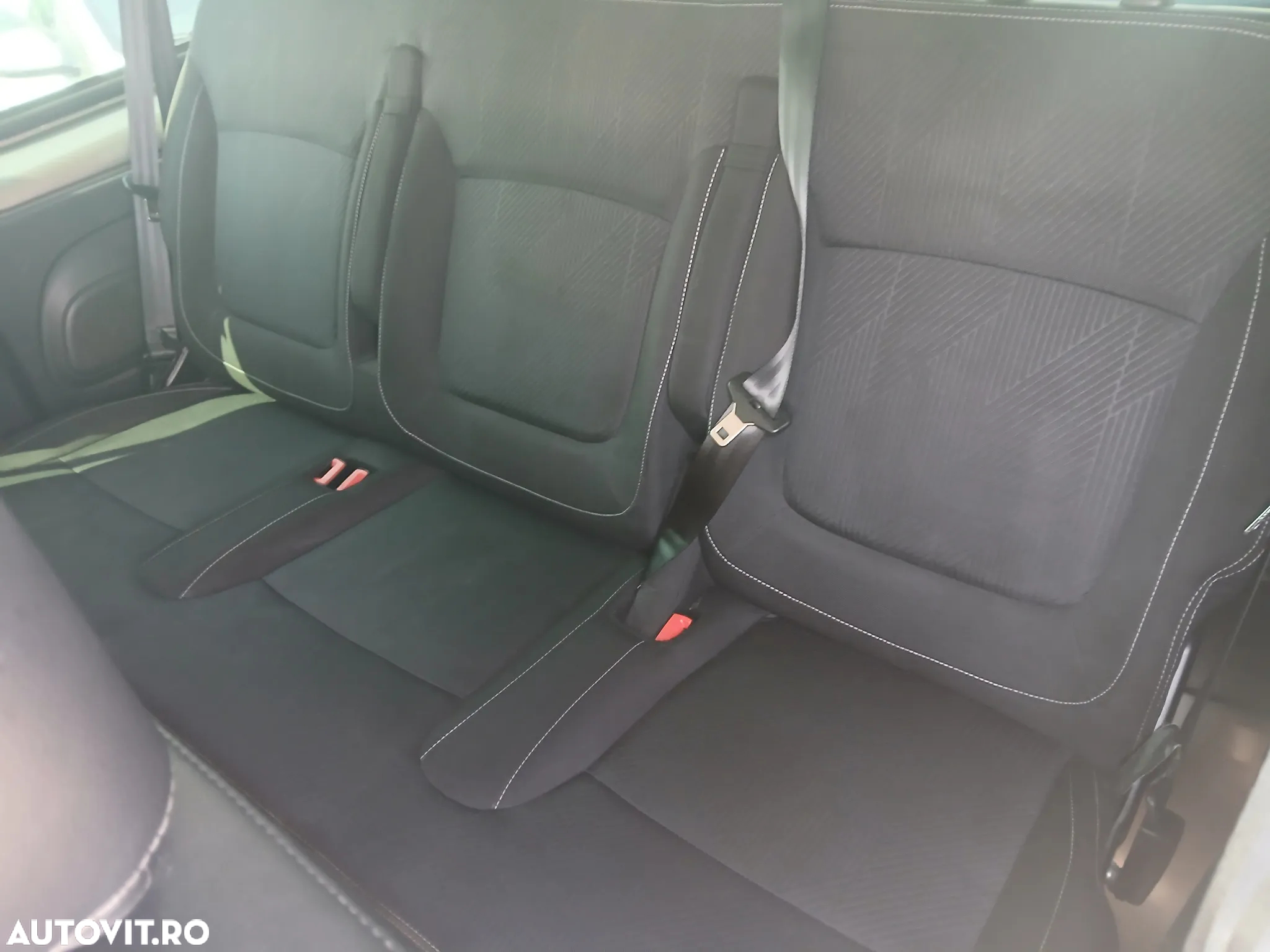 Renault Trafic Combi L2H1 1.6 dCi TT 145 7+1 Expression Plus - 12