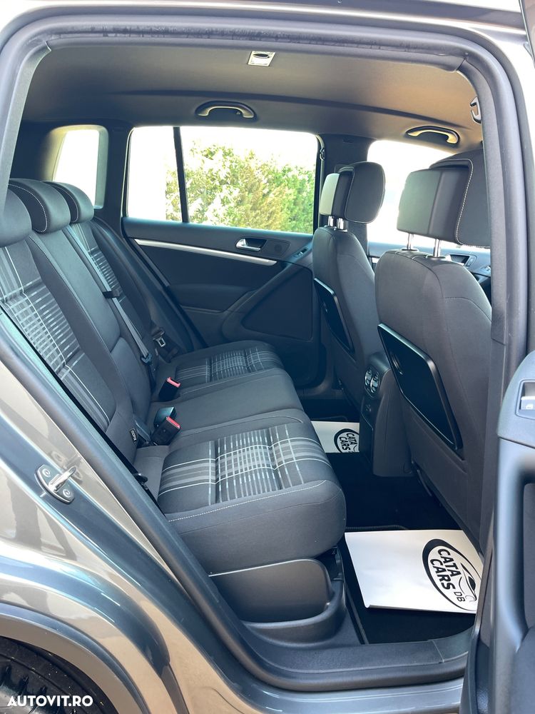 Volkswagen Tiguan 2.0 TDI SCR BlueMotion Technology Lounge Sport & Style - 22