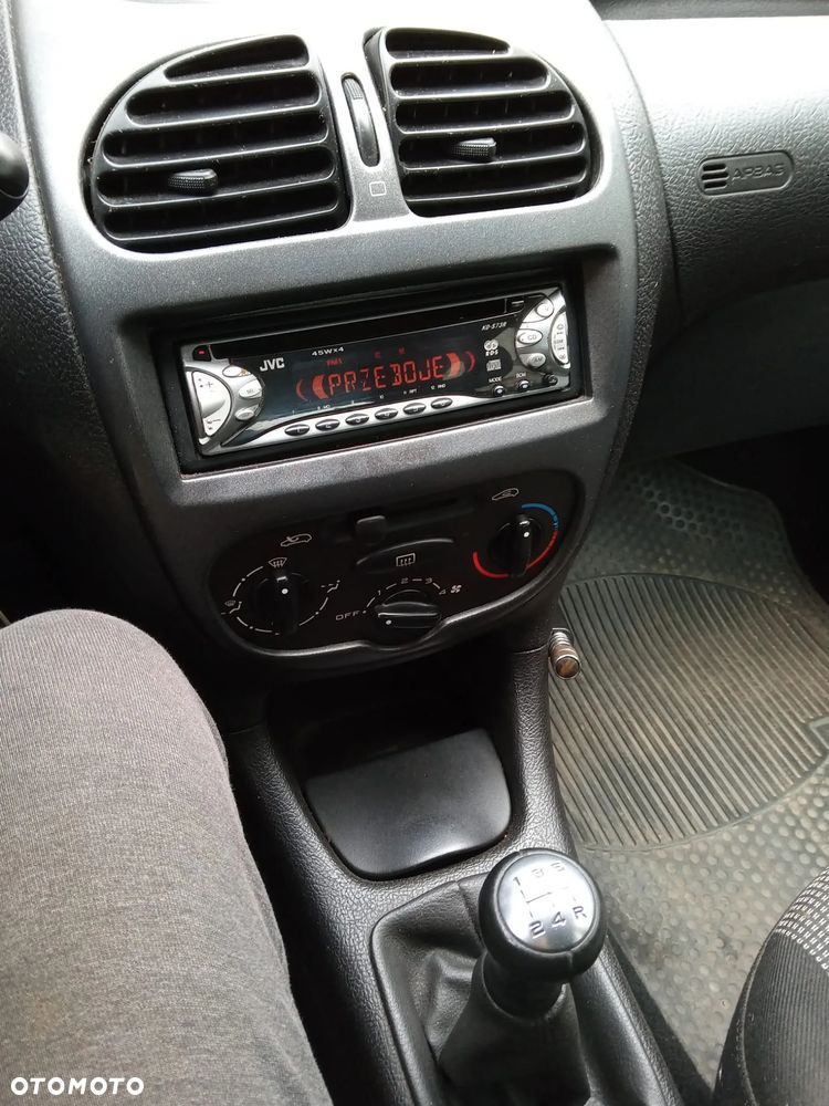 Peugeot 206 - 19