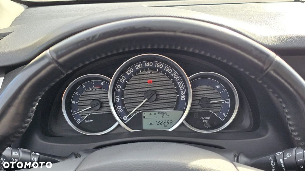 Toyota Auris 1.4 D-4D Premium + EU5 - 16