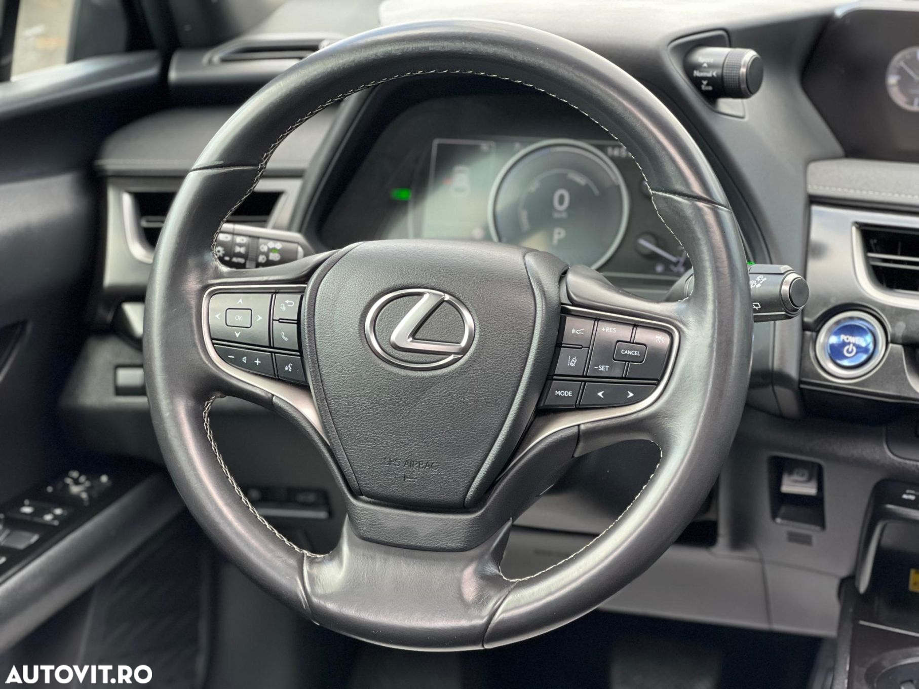 Lexus UX 250h Executive Line - 13