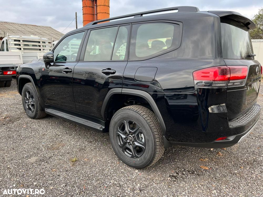 Toyota Land Cruiser 300 - 4