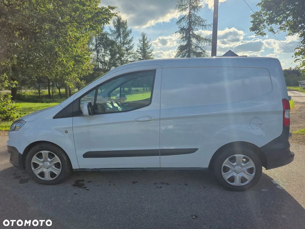 Ford Transit Courier - 8
