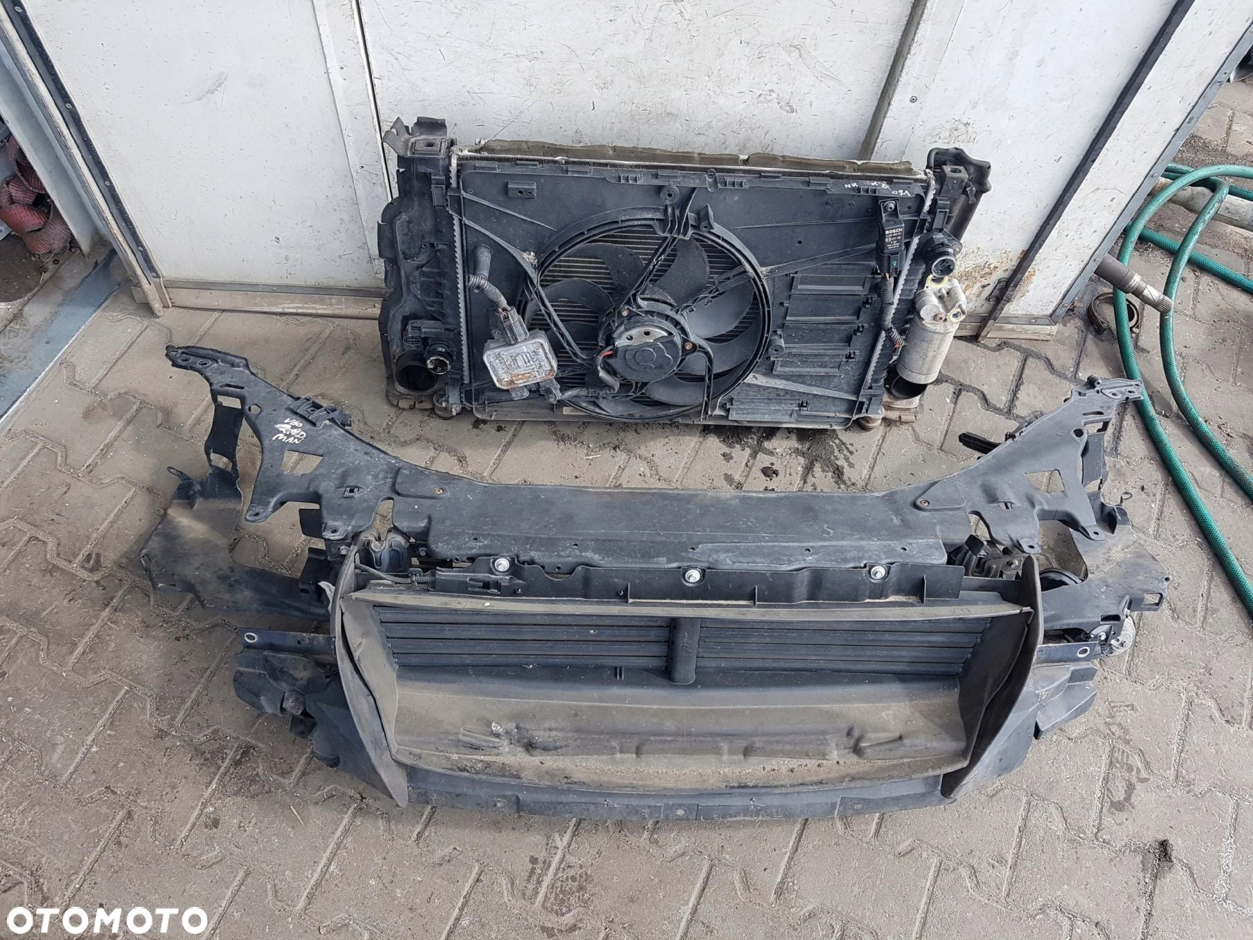 VOLVO V60 S60 II 10-13r 2.4 D5 PAS PRZEDNI CHŁODNICE WENTYLATOR MANUAL - 5