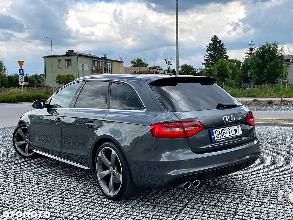 Audi A4 Avant 2.0 TDI DPF clean diesel multitronic S line Sportpaket - 3