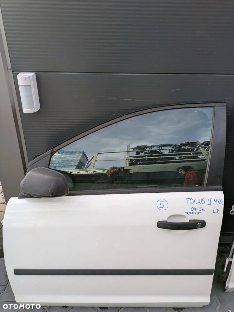 FORD FOCUS MK2 HATCHBACK DRZWI / KLAPA / MASKA / ZDERZAK - 2