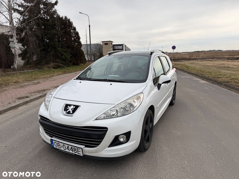Peugeot 207 - 1