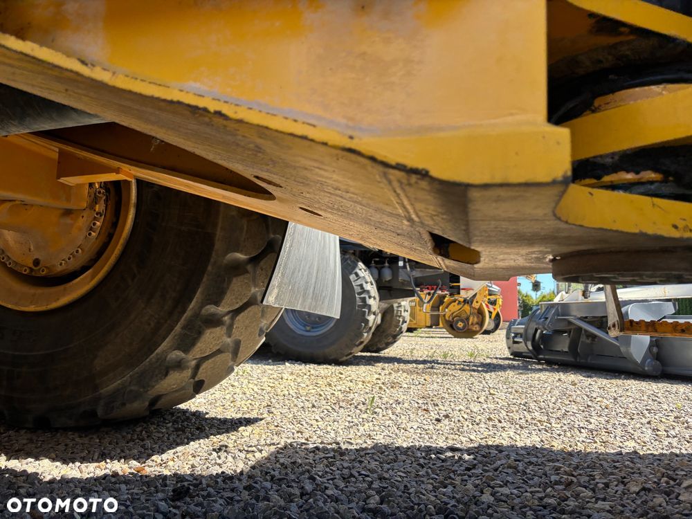 Volvo VOLVO L150G rok 2011,waga 26ton, łyżka 4,5m3 opony MICHELIN 70%, bdb - 9