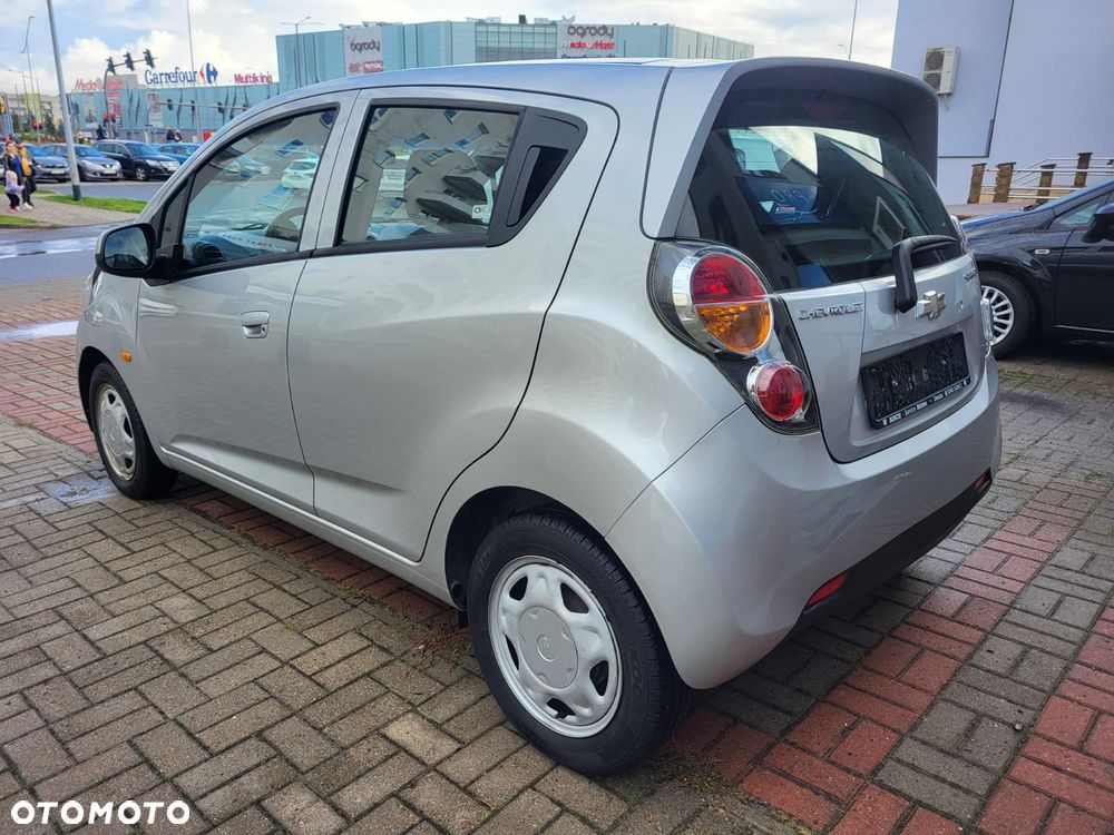 Chevrolet Spark 1.0 Base+ - 12