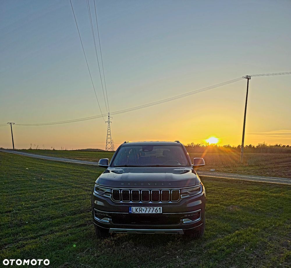Jeep Wagoneer - 2
