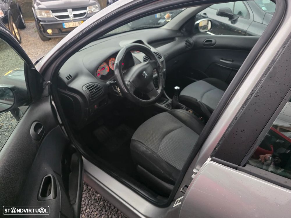 Peugeot 206 - 6