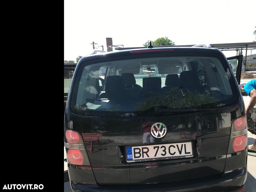 Volkswagen Touran 2.0 TDI Comfortline - 4