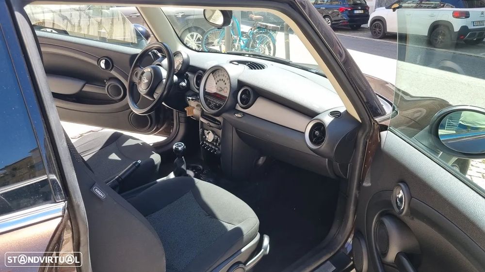 MINI 3 Portas Cooper D - 12