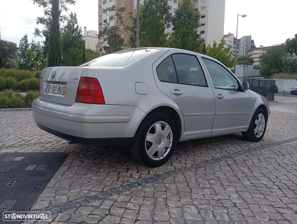 VW Bora 1.9 TDi Confortline - 2