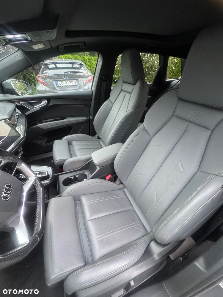 Audi Q4 e-tron - 8