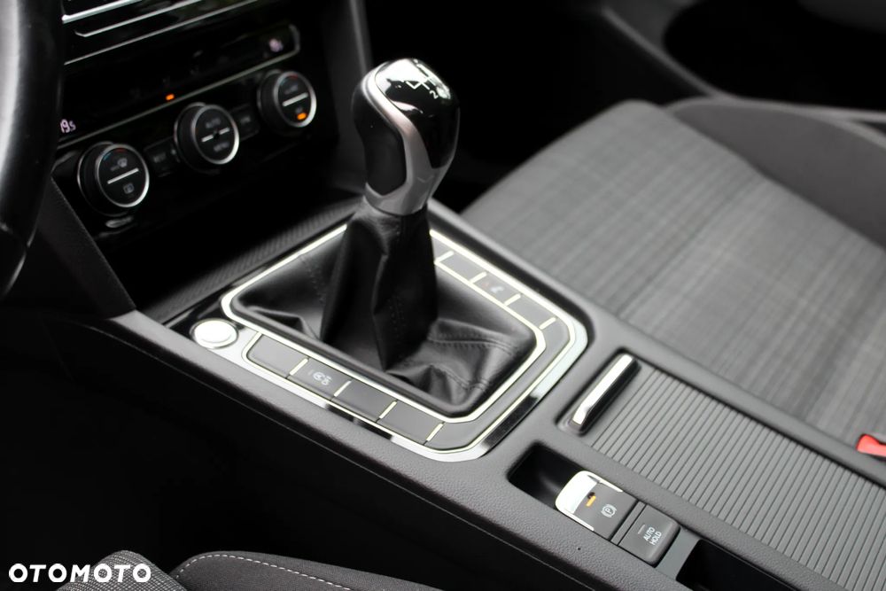 Volkswagen Passat 2.0 TDI EVO Business - 12