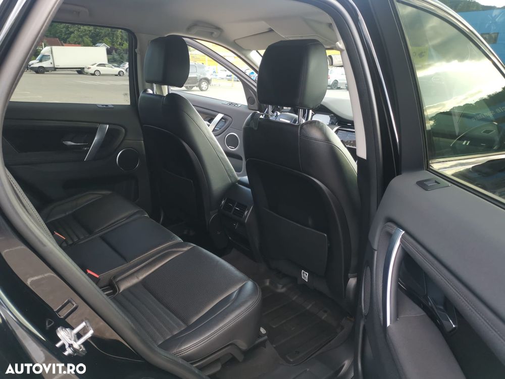 Land Rover Discovery Sport - 31