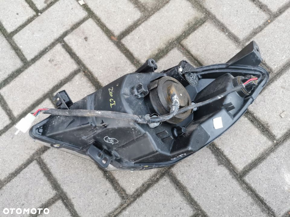 Reflektor Lampa przód Peugeot Satelis 125 14R - 3