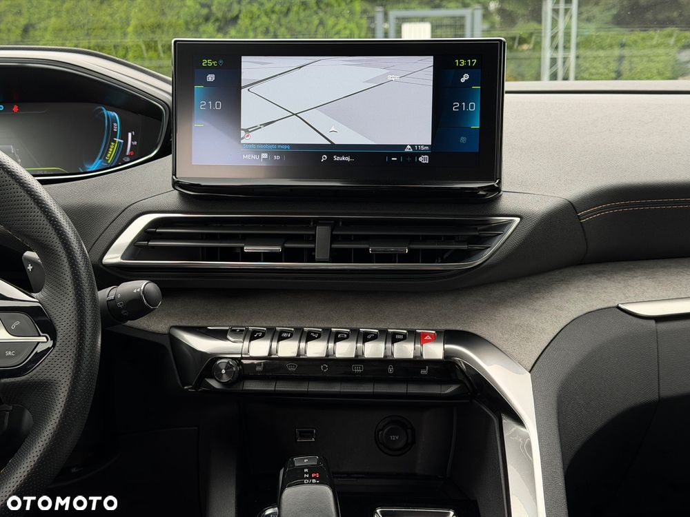 Peugeot 3008 225 e-EAT8 GT - 24