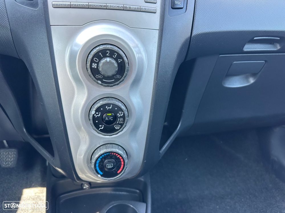 Toyota Yaris 1.0 VVT-i AC - 9