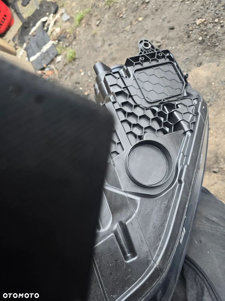 Reflektor prawy przód skoda Fabia III soczeweka led 6V1.941.016.A - 3