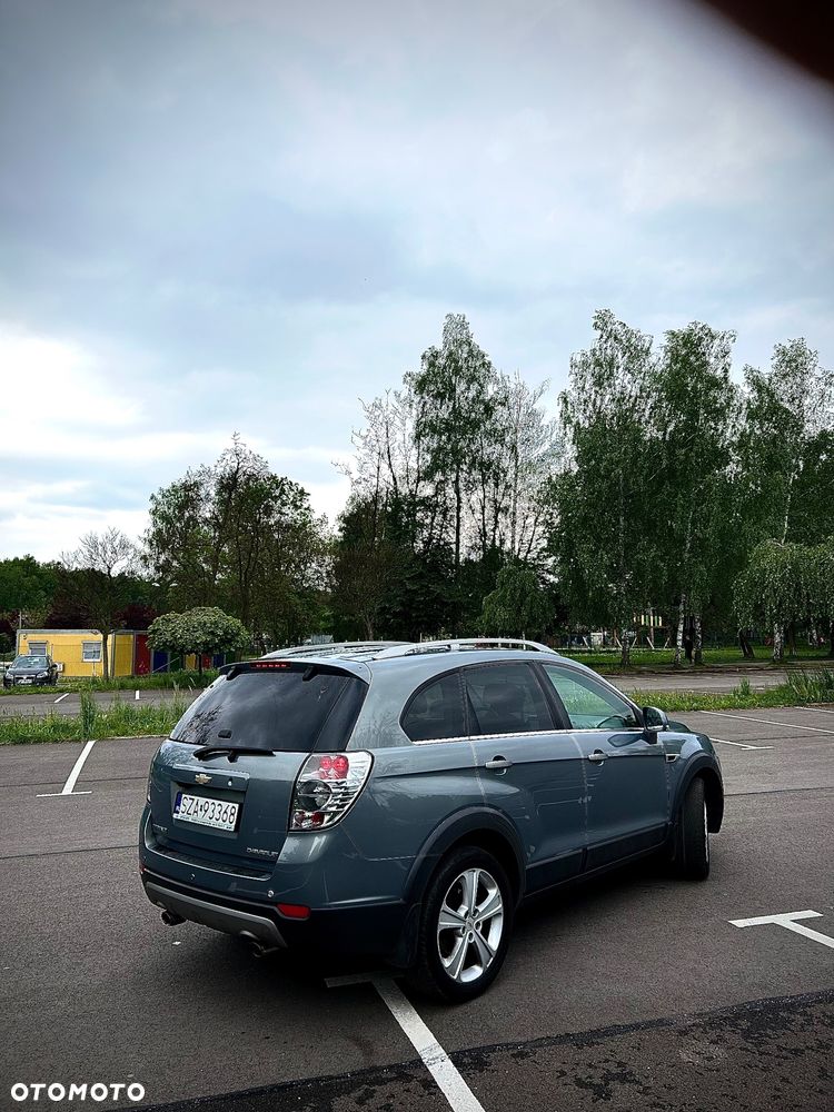 Chevrolet Captiva 2.2 D LTZ - 4