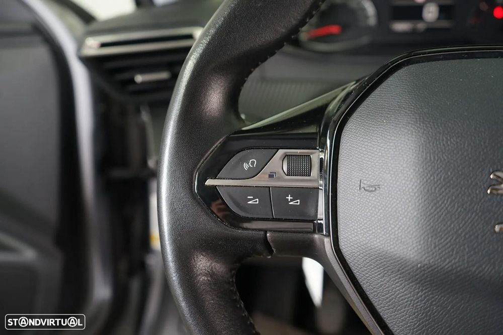 Peugeot 2008 1.2 PureTech Allure - 22